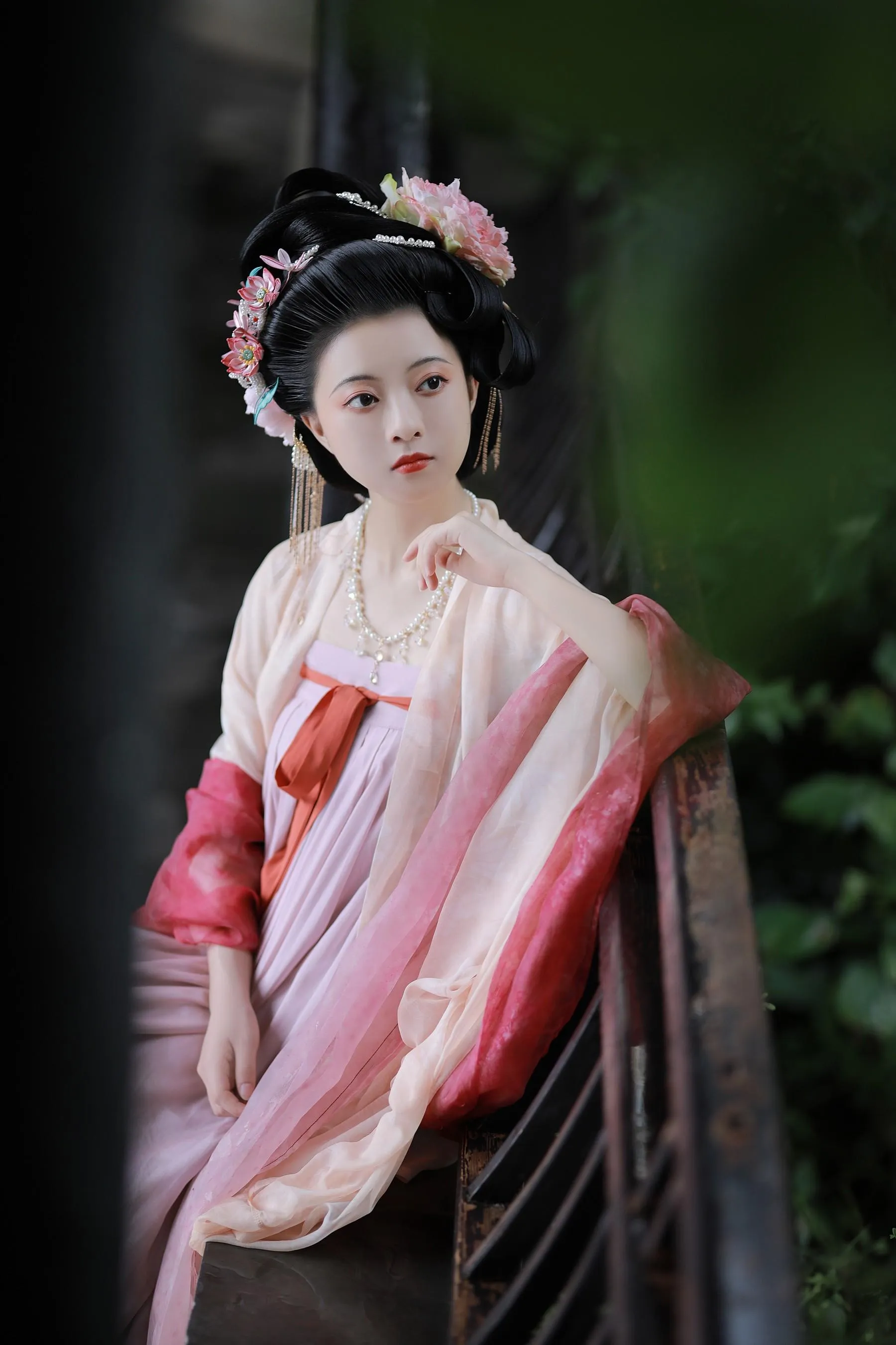 [YITUYU艺图语]2022.09.23 风月偏爱宴旧人 YunFleur [36P]插图1
